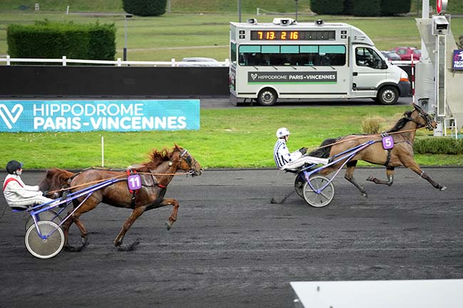 Photo d'arrivée de la course pmu PRIX DE LA GENEVRAYE à PARIS-VINCENNES le Mercredi 14 février 2024