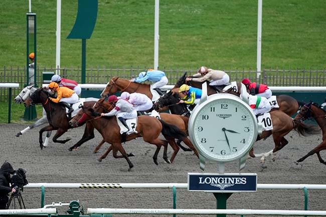 Photo d'arrivée de la course pmu PRIX DE L'ALLEE QUINCONCE à CHANTILLY le Jeudi 29 février 2024