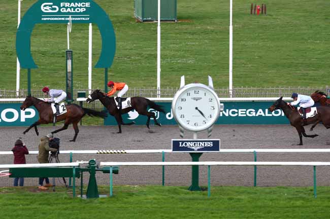 Photo d'arrivée de la course pmu PRIX DE GOURNAY à CHANTILLY le Vendredi 1 mars 2024