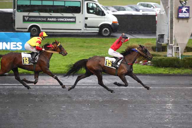 Photo d'arrivée de la course pmu PRIX DES CENTAURES à PARIS-VINCENNES le Samedi 2 mars 2024