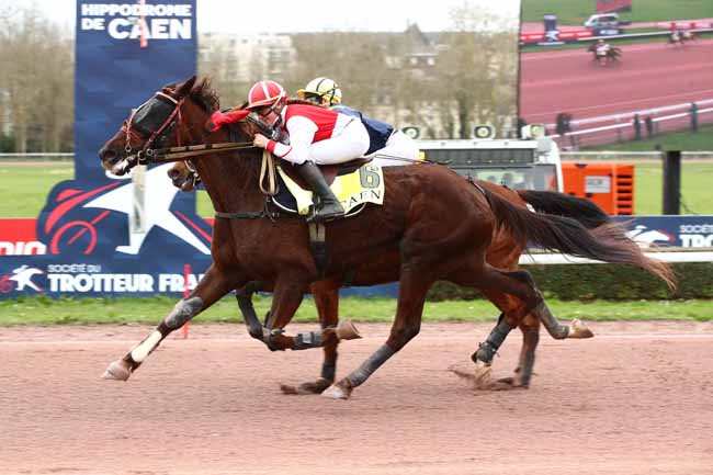 Photo d'arrivée de la course pmu PRIX DE GACE à CAEN le Lundi 4 mars 2024