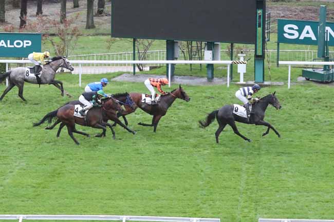 Photo d'arrivée de la course pmu PRIX LAVAREDE à SAINT CLOUD le Mardi 12 mars 2024