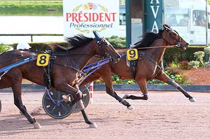 Photo d'arrivée de la course pmu PRIX DE LA FEDERATION ANJOU-MAINE CENTRE-OUEST à LAVAL le Mercredi 13 mars 2024