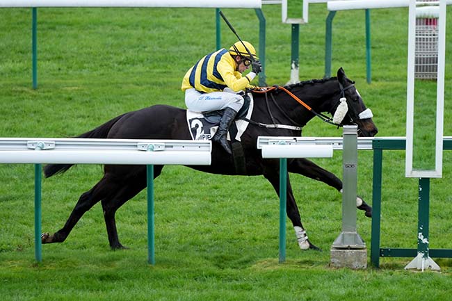 Photo d'arrivée de la course pmu PRIX BEAUTE DE COUR à COMPIEGNE le Mercredi 13 mars 2024