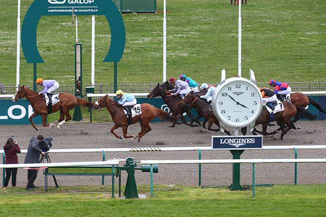 Photo d'arrivée de la course pmu PRIX DE LA JOURNEE DES PLANTES à CHANTILLY le Samedi 30 mars 2024