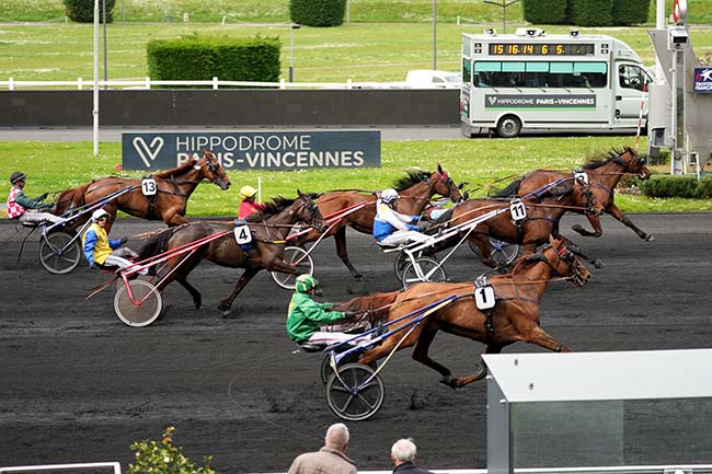 Photo d'arrivée de la course pmu PRIX DE BAPAUME à PARIS-VINCENNES le Samedi 6 avril 2024