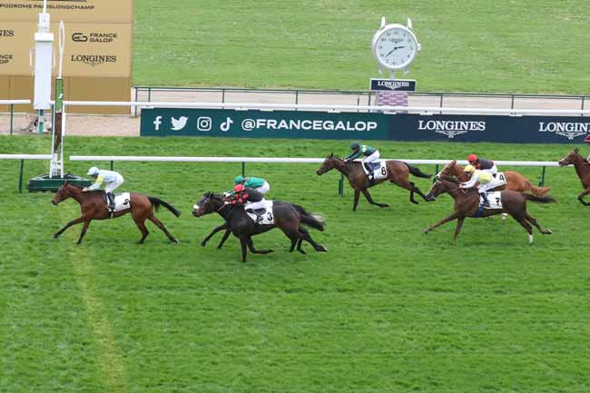 Photo d'arrivée de la course pmu PRIX DE CHAILLOT à LONGCHAMP le Dimanche 7 avril 2024