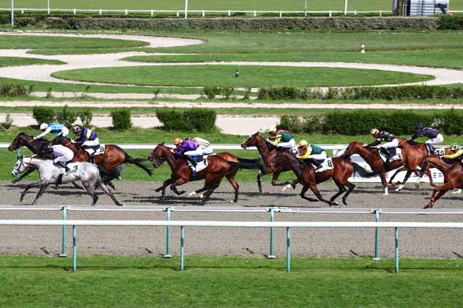 Photo d'arrivée de la course pmu PRIX DE L'OPERATION OVERLORD à DEAUVILLE le Mardi 9 avril 2024