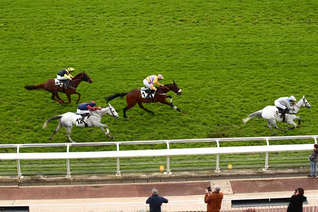 Photo d'arrivée de la course pmu PRIX ROSE OR NO à AUTEUIL le Jeudi 11 avril 2024