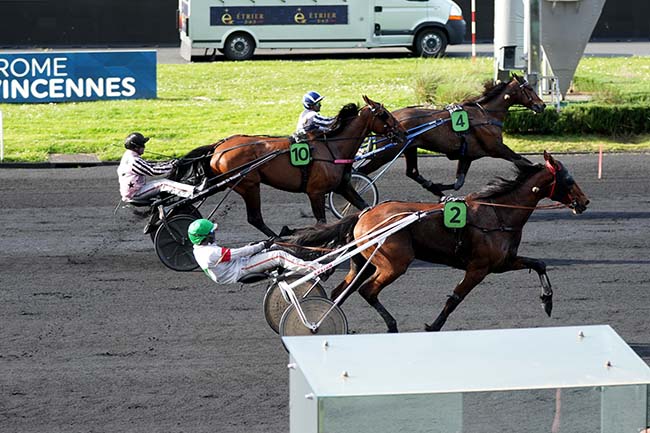 Photo d'arrivée de la course pmu PRIX DE LA LORRAINE à PARIS-VINCENNES le Samedi 13 avril 2024
