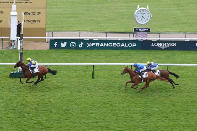 Photo d'arrivée de la course pmu PRIX D'HEDOUVILLE à LONGCHAMP le Dimanche 5 mai 2024