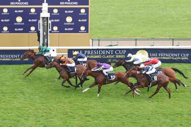 Photo d'arrivée de la course pmu EMIRATES POULE D'ESSAI DES POULAINS à LONGCHAMP le Dimanche 12 mai 2024