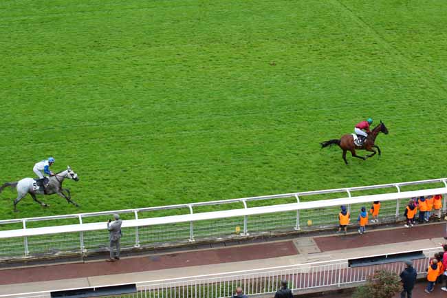 Photo d'arrivée de la course pmu PRIX GOPAL à AUTEUIL le Mardi 28 mai 2024