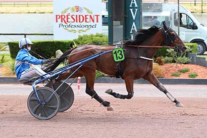 Photo d'arrivée de la course pmu PRIX DU PMU 