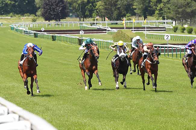 Photo d'arrivée de la course pmu PRIX D'AIGUISY à COMPIEGNE le Vendredi 7 juin 2024