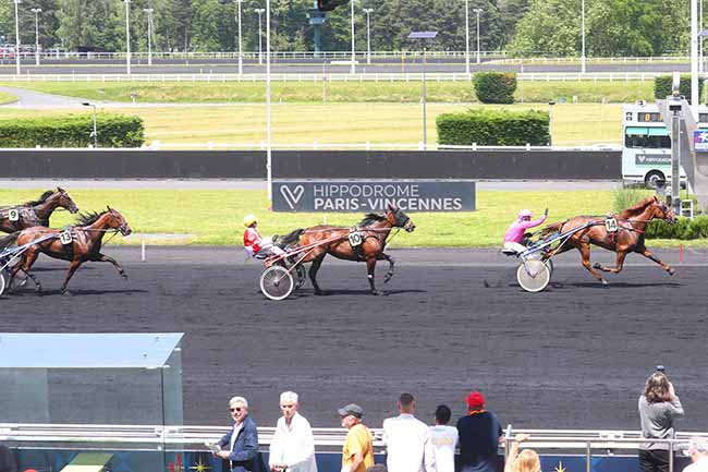 Photo d'arrivée de la course pmu PRIX DU DAUPHINE à PARIS-VINCENNES le Samedi 8 juin 2024