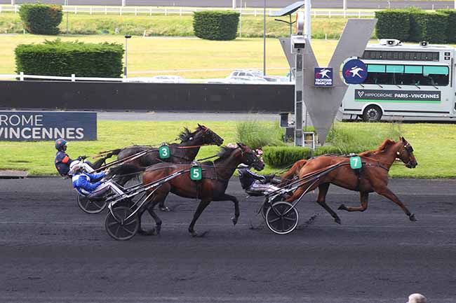 Photo d'arrivée de la course pmu PRIX DU QUERCY à PARIS-VINCENNES le Samedi 8 juin 2024