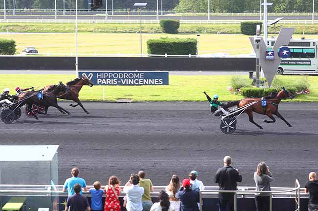 Photo d'arrivée de la course pmu PRIX JULES THIBAULT à PARIS-VINCENNES le Samedi 8 juin 2024