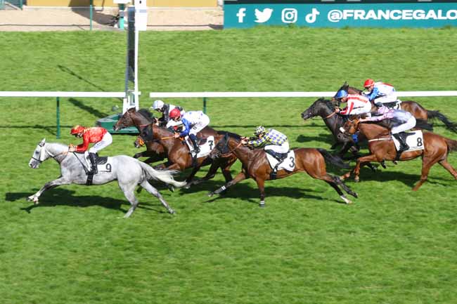 Photo d'arrivée de la course pmu PRIX D'EVREUX à LONGCHAMP le Dimanche 9 juin 2024