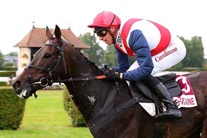 Photo d'arrivée de la course pmu PRIX LES AMMOS DE CLAIREFONTAINE (PRIX TREMBLEUR) à CLAIREFONTAINE le Mardi 18 juin 2024