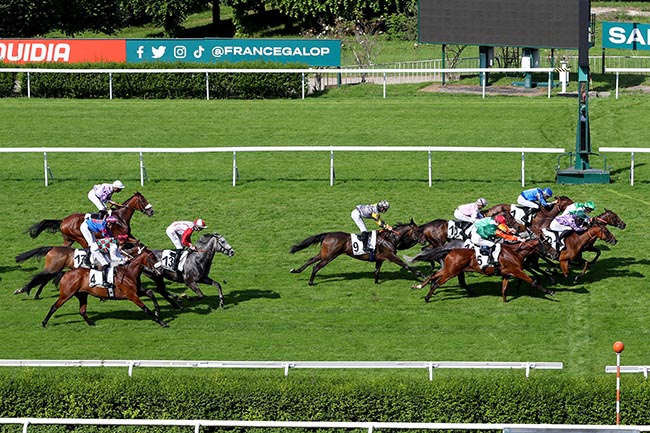 Photo d'arrivée de la course pmu PRIX DU DOMAINE DE FOUILLEUSE à SAINT CLOUD le Vendredi 21 juin 2024