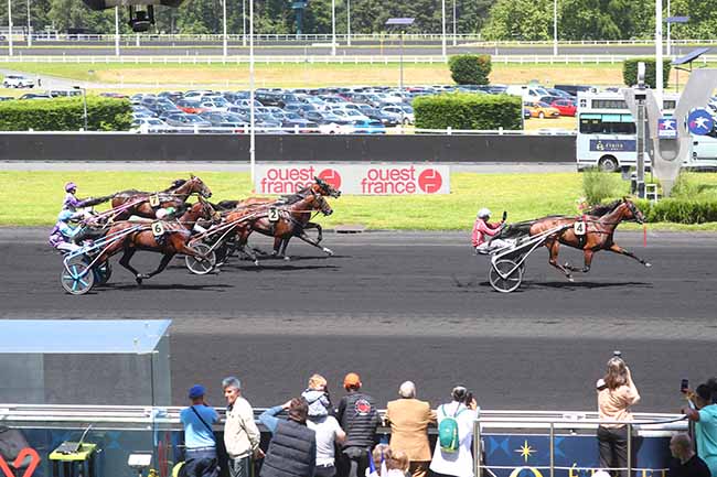 Photo d'arrivée de la course pmu PRIX OUEST-FRANCE (PRIX RAYMOND FOUARD) à PARIS-VINCENNES le Dimanche 23 juin 2024