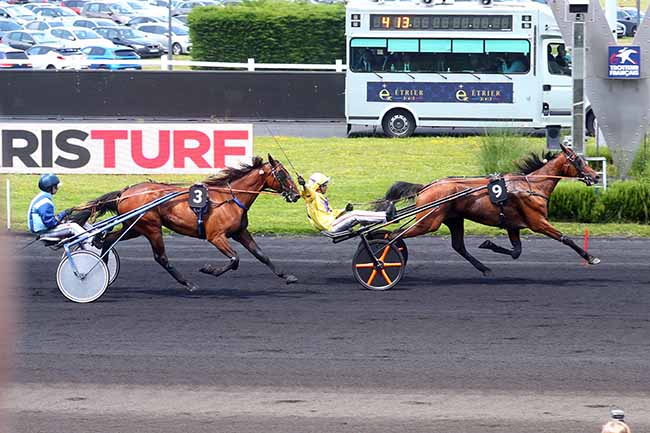 Photo d'arrivée de la course pmu PRIX PARIS TURF (PRIX DE NESLES) à PARIS-VINCENNES le Dimanche 23 juin 2024