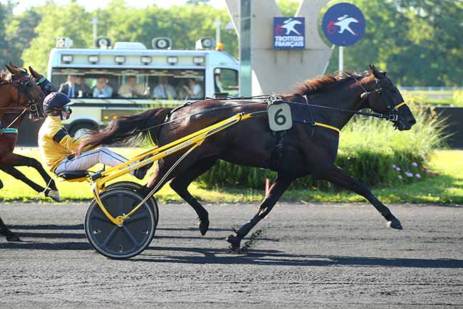Photo d'arrivée de la course pmu PRIX ISIS à PARIS-VINCENNES le Vendredi 28 juin 2024