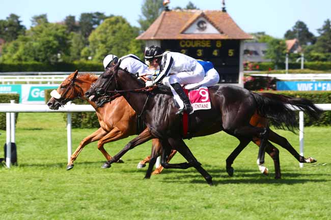 Photo d'arrivée de la course pmu PRIX POLE TES - INTELLIGENCE ARTIFICIELLE (PRIX DE LA MARE AUX CANARDS) à CLAIREFONTAINE le Vendredi 28 juin 2024