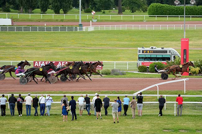Arrivée quinté pmu PRIX DU ROUSSILLON à ENGHIEN