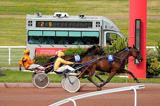 Photo d'arrivée de la course pmu PRIX DE NEUILLY-LEVALLOIS à ENGHIEN le Samedi 29 juin 2024
