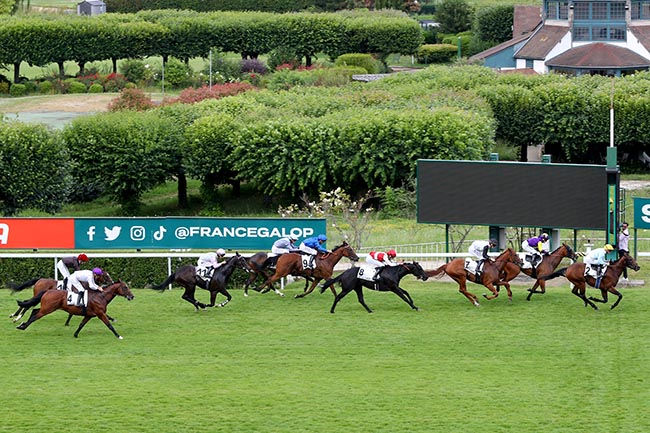 Photo d'arrivée de la course pmu PRIX MARGOUILLAT à SAINT CLOUD le Dimanche 30 juin 2024