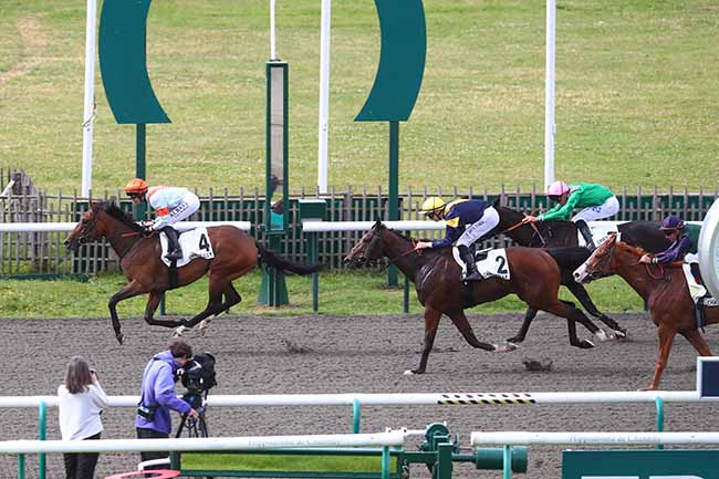 Photo d'arrivée de la course pmu PRIX DU CHEMIN DU VIADUC à CHANTILLY le Mardi 2 juillet 2024