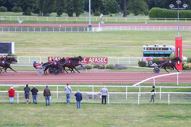 Arrivée quinté pmu PRIX FLORENCE LECELLIER à ENGHIEN