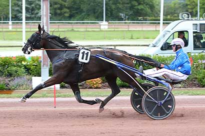 Photo d'arrivée de la course pmu PRIX D'AGON-COUTAINVILLE à CABOURG le Vendredi 5 juillet 2024