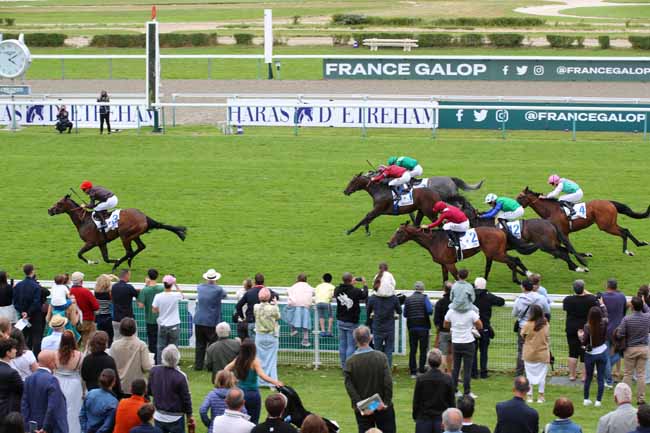 Photo d'arrivée de la course pmu HARAS D'ETREHAM PRIX JEAN PRAT à DEAUVILLE le Dimanche 7 juillet 2024