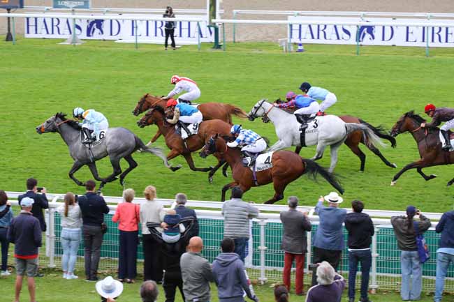 Photo d'arrivée de la course pmu PRIX DE RIS-ORANGIS à DEAUVILLE le Dimanche 7 juillet 2024
