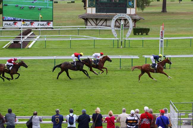 Photo d'arrivée de la course pmu PRIX DU BRAS D'OR à COMPIEGNE le Mardi 9 juillet 2024