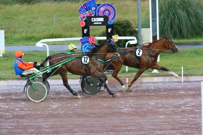 Photo d'arrivée de la course pmu PRIX JOCKIZ à PORNICHET le Jeudi 11 juillet 2024