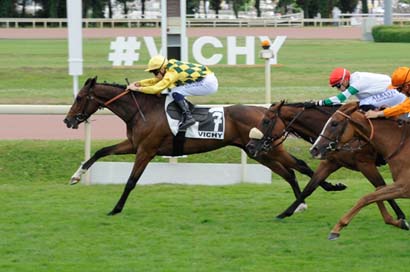 Photo d'arrivée de la course pmu PRIX DU CHAROLAIS à VICHY le Mardi 16 juillet 2024