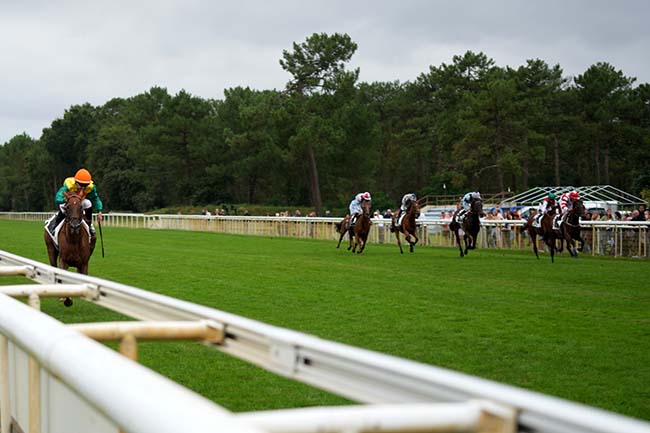 Photo d'arrivée de la course pmu PRIX CASINO PARTOUCHE ANDERNOS - LE MIAMI à LA TESTE DE BUCH le Dimanche 21 juillet 2024