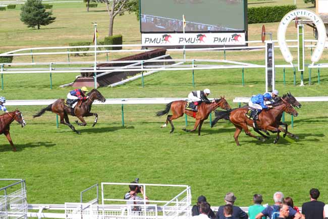 Photo d'arrivée de la course pmu PRIX DE VILLERS COTTERETS à COMPIEGNE le Lundi 22 juillet 2024