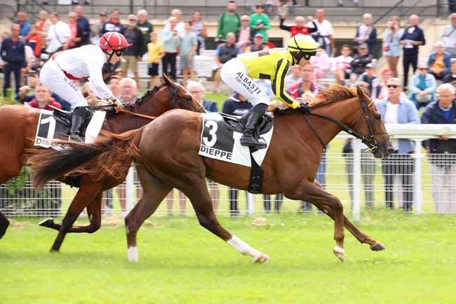 Photo d'arrivée de la course pmu PRIX DES ARCADES à DIEPPE le Mardi 23 juillet 2024