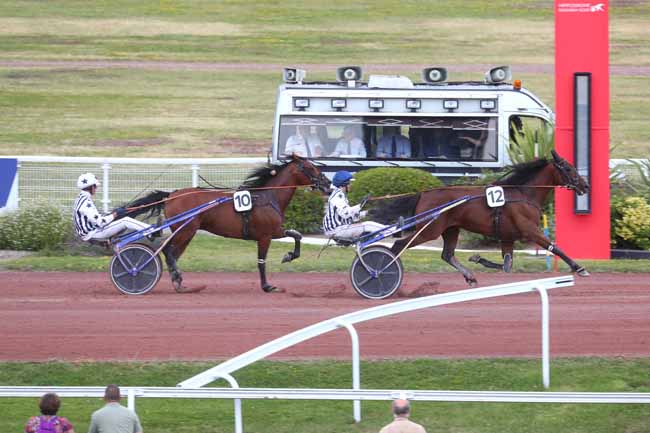 Photo d'arrivée de la course pmu PRIX DE CLIGNANCOURT à ENGHIEN le Mercredi 24 juillet 2024