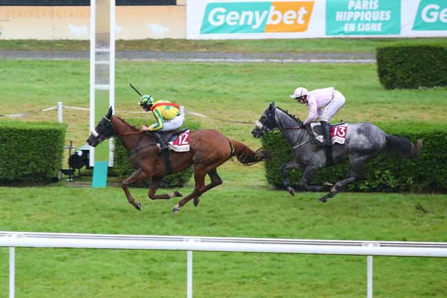 Arrivée quinté pmu PRIX DE LA FERME SAINT-SIMEON (GRANDE COURSE DE HAIES - PRIX GUILLAUME D'ORNANO) à CLAIREFONTAINE