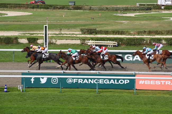 Photo d'arrivée de la course pmu PRIX DE LA VILLA MORS à DEAUVILLE le Mardi 30 juillet 2024