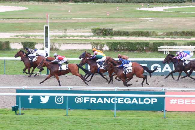 Photo d'arrivée de la course pmu PRIX DE LA FORGE à DEAUVILLE le Jeudi 8 août 2024