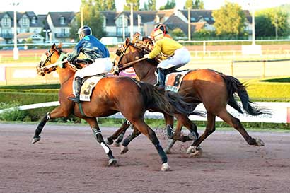 Photo d'arrivée de la course pmu PRIX HONFLEUR NORMANDY OUTLET (PRIX CARDERES) à CABOURG le Vendredi 9 août 2024