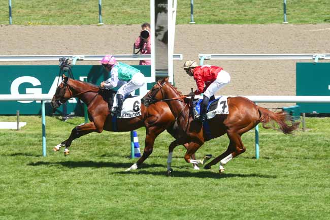 Photo d'arrivée de la course pmu PRIX DE MONTAIGU à DEAUVILLE le Samedi 10 août 2024