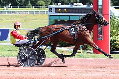 Photo d'arrivée de la course pmu PRIX DE LA PORTE DE VITRY à ENGHIEN le Samedi 10 août 2024